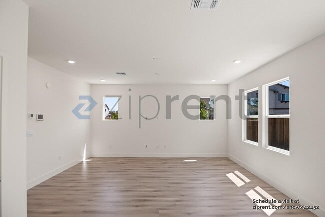 Building Photo - 24771 Manzanita Dr