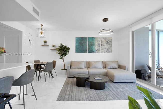 Foto del edificio - 488 NE 18th St