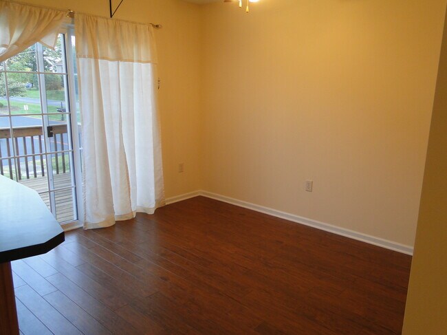 Foto del edificio - 1481 Miller Spring Ct