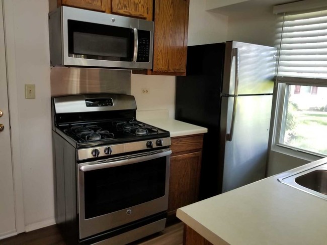 Foto del edificio - 2611 Country Oaks Ct