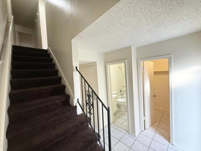 Foto del edificio - 1620 Newport Pl