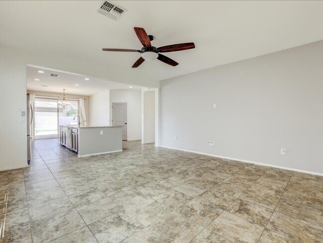 Foto del edificio - La Estancia 4 Bed 2.5 Bath Home