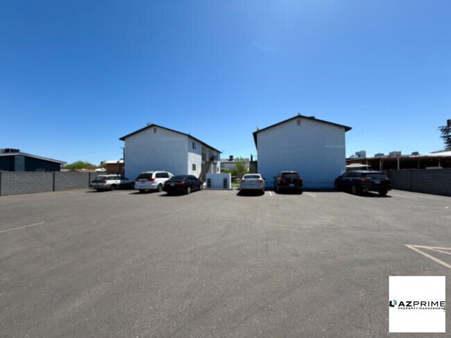 Foto del edificio - $1350 OFF FIRST MONTH RENT MOVE-IN SPECIAL...