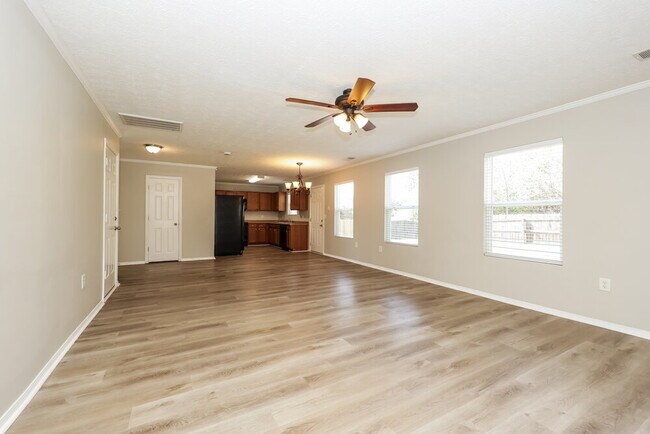 Foto del edificio - 2705 Sutherland Dr