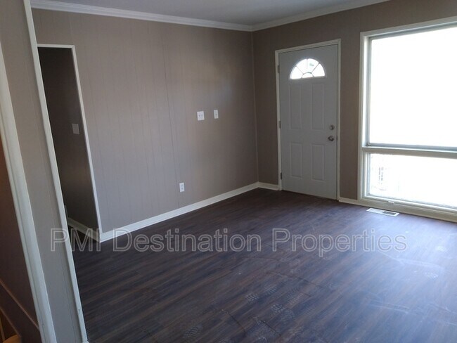 Foto del edificio - 7509 E 49th Terrace