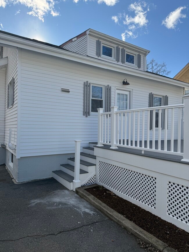 Building Photo - 33 Rosegarden St