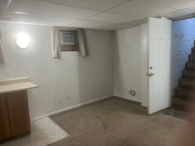 Sala de estar/cocina - 1521 South Center Street