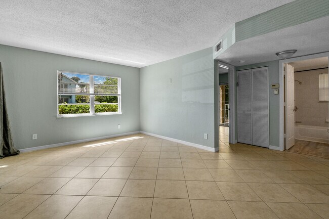 Foto del edificio - 1604 SE Green Acres Cir