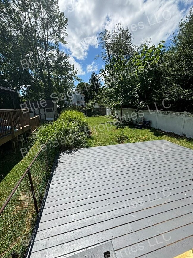 Foto del edificio - 26 Stratford Ave