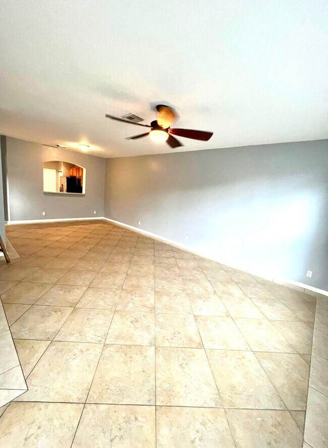 Foto del edificio - 2072 Oakhurst Way