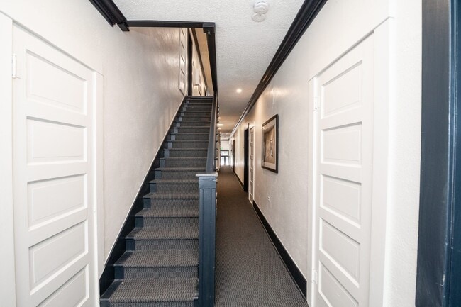 Foto del edificio - Uptown Terrace