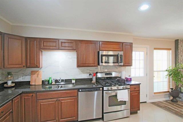Building Photo - 2053 Fleur De Lis Ct