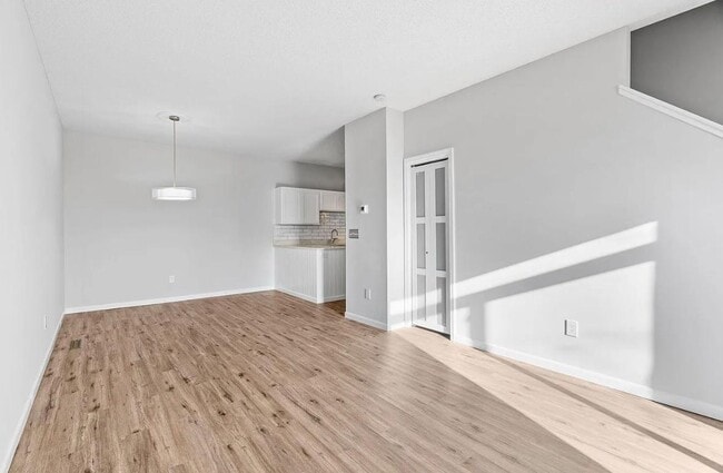 Foto del edificio - 608 Roundhouse St