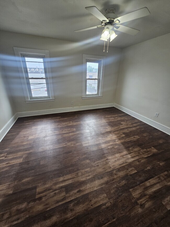 Foto del edificio - 619 Rockland St