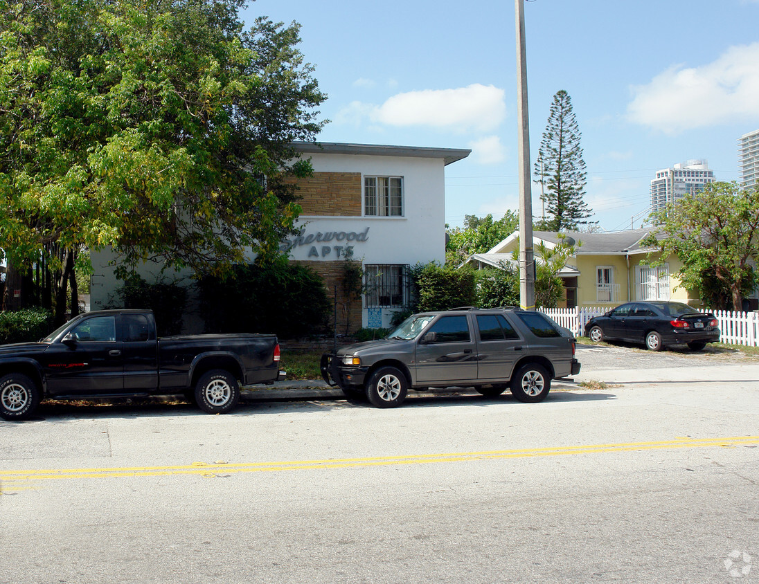 Building Photo - 430 NE 38th St