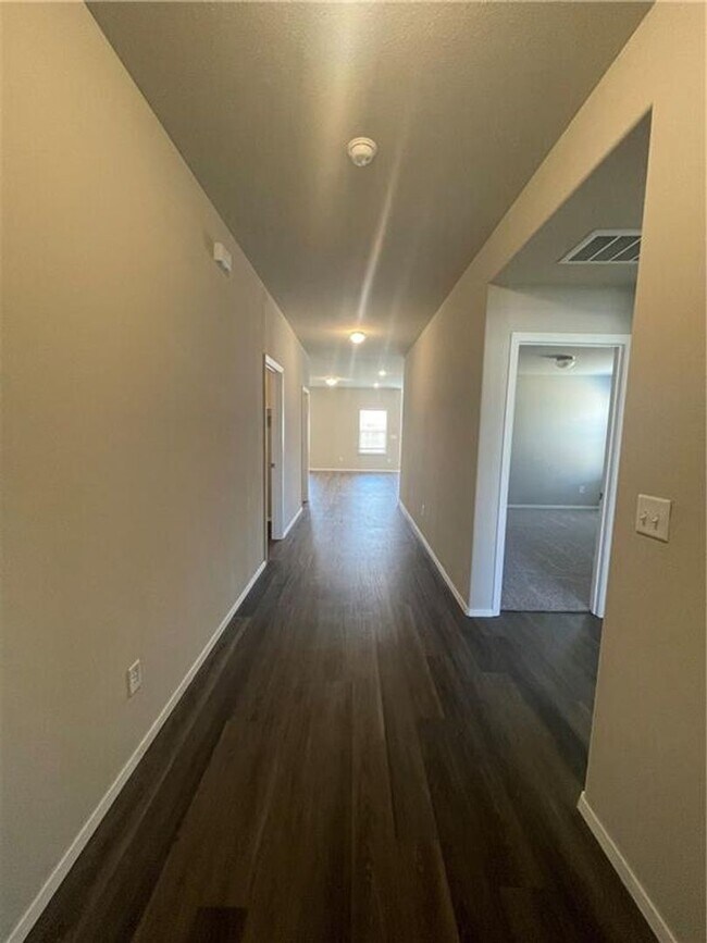 Foto del edificio - Stylish 3-Bedroom Home with Open Layout & ...