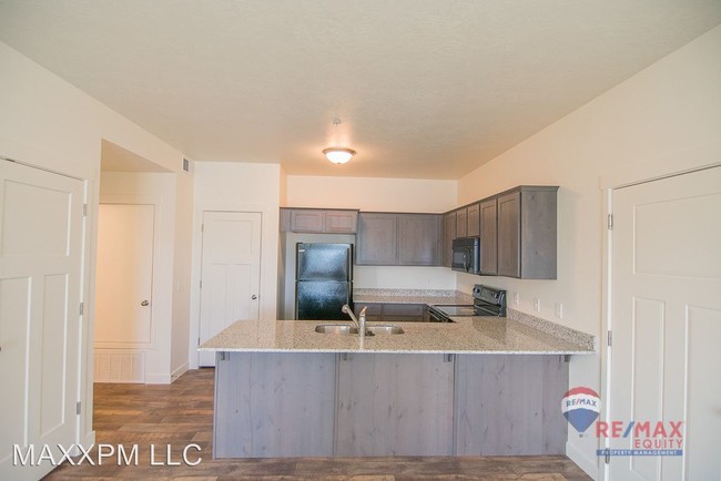 Building Photo - 1 br, 1 bath House - 834 E 500 S #102