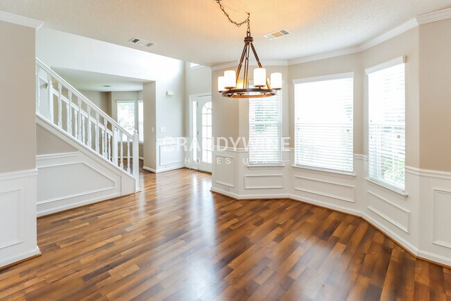 Foto del edificio - 924 Brisley Cir