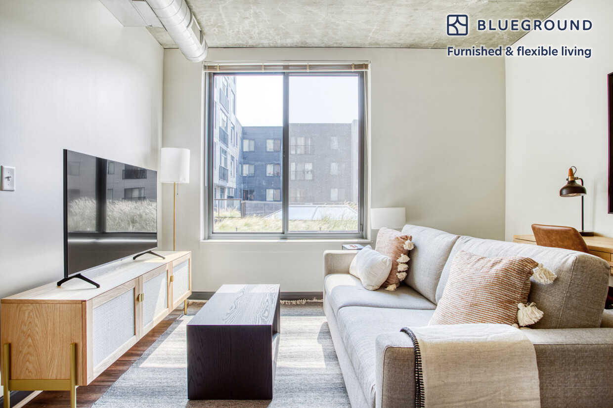 Foto principal - 625 H St NE