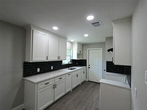 Building Photo - 6622 Cobalt St