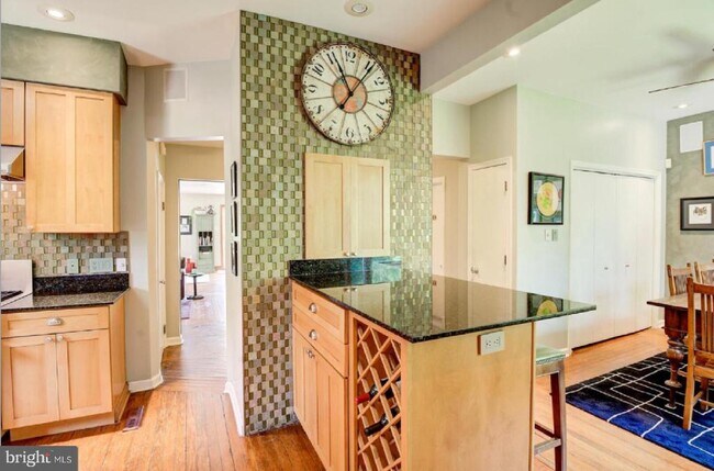 Foto del edificio - 105 Franklin Rd