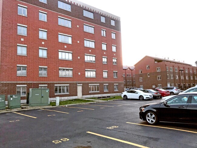 Building Photo - 1828 S Wentworth Ave