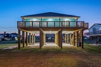 Building Photo - 305 Jettyview Rd