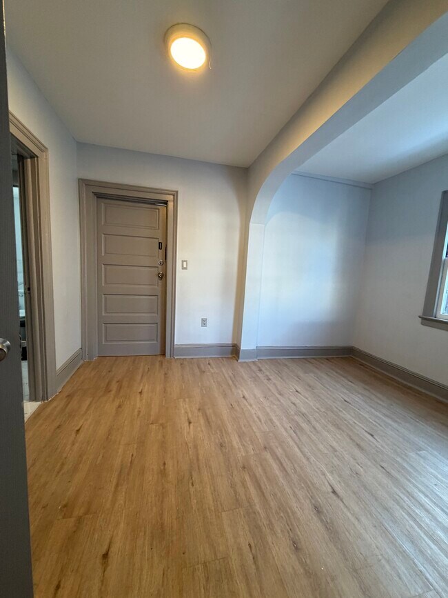 Building Photo - 66 Broadway