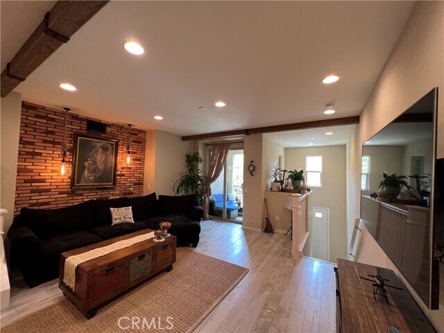 Building Photo - 211 Native