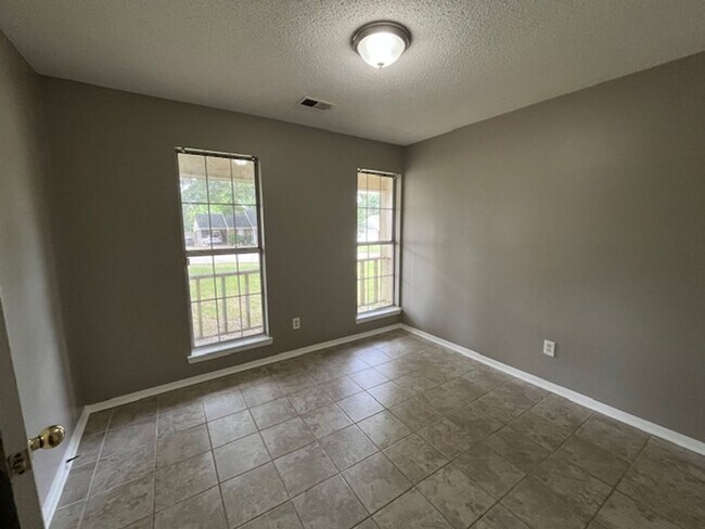 Foto del edificio - Renovated 3 Bedroom 2 Bath Home for Rent!!