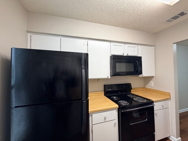 Foto del edificio - Avalon Townhomes
