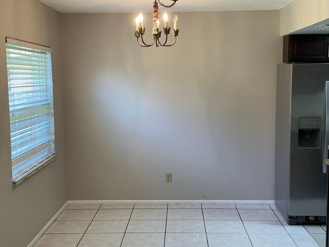 Foto del edificio - Cozy 3 Bedroom/2 bathroom Townhouse