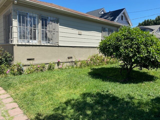 Foto principal - 1619 W 11th Pl