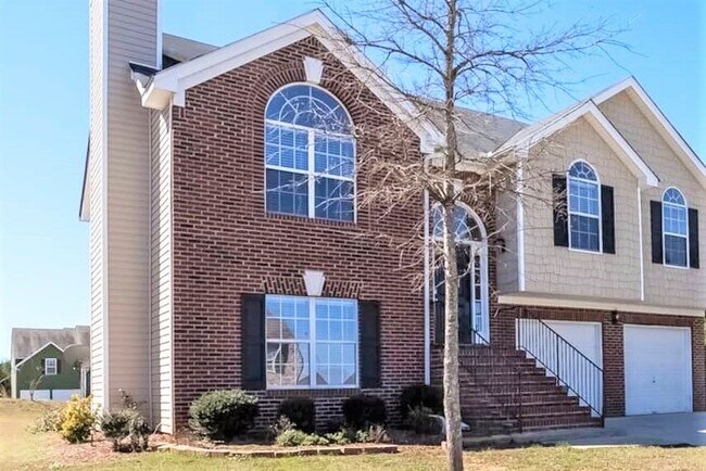 Foto del edificio - 449 Lake Ridge Ln
