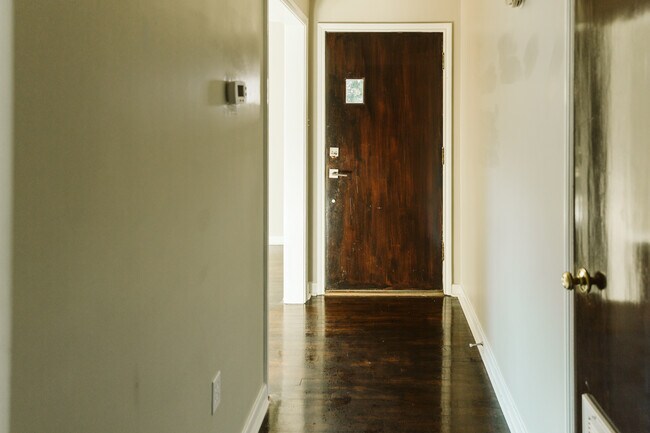 Front Entrance Hallway - 1970 Jordan Ave NW