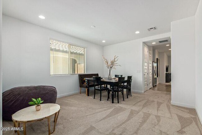 Building Photo - 8914 W Palo Verde Dr