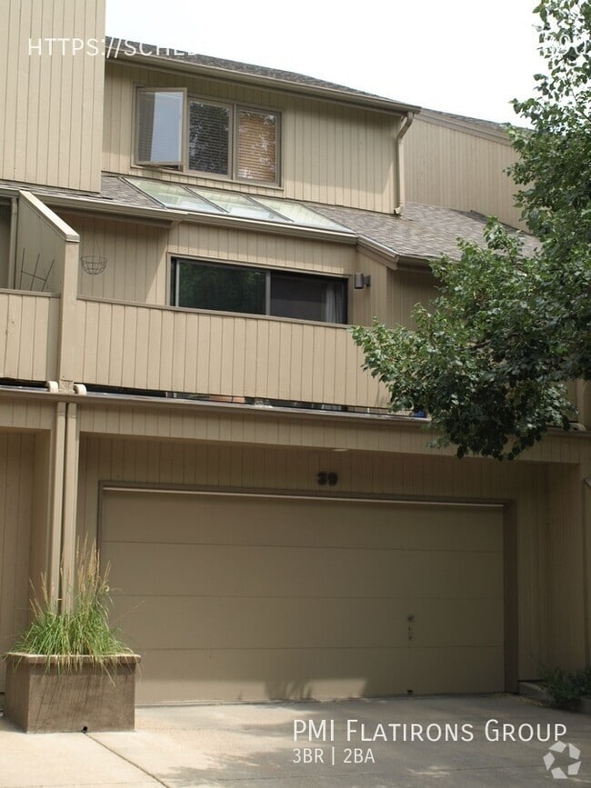 Building Photo - 2954 Kalmia Ave