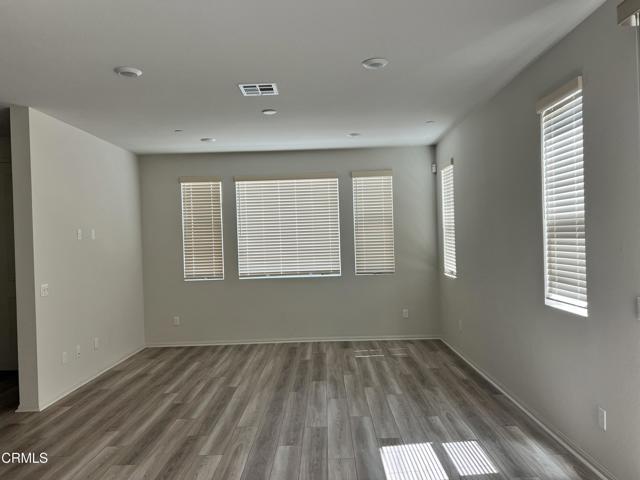 Foto del edificio - 40493 Birchfield Dr