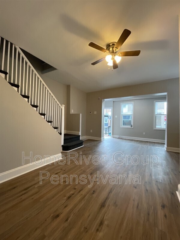 Building Photo - 5565 Matthews St