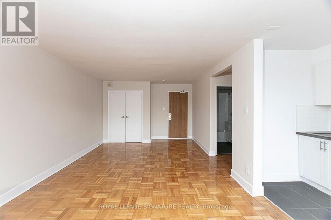 Photo du bâtiment - 1545 Bathurst St