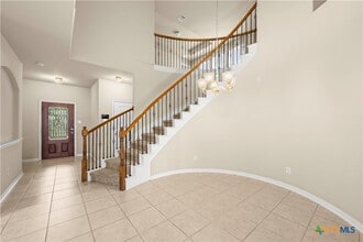 Building Photo - 625 Palmilla St