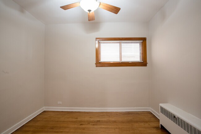 Foto del edificio - 2440 W Cuyler Ave