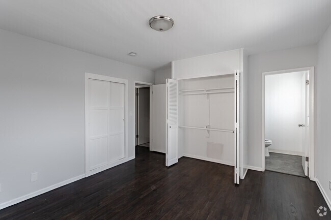 3BR, 2BA - 1100 SF - 3212 Bagley Ave