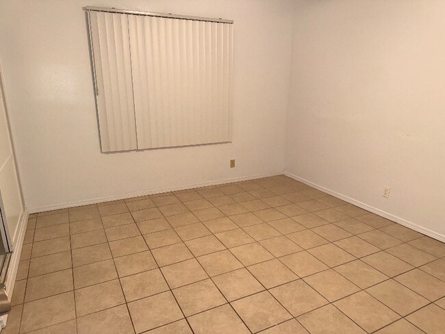 Foto del edificio - 843 W Walnut Ave