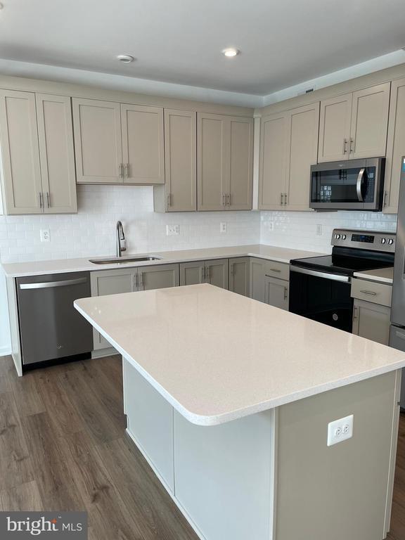 Building Photo - 31 TOWTON Pl