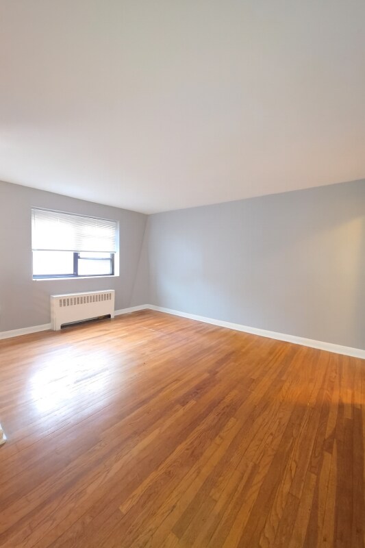 Building Photo - 165 Vroom St