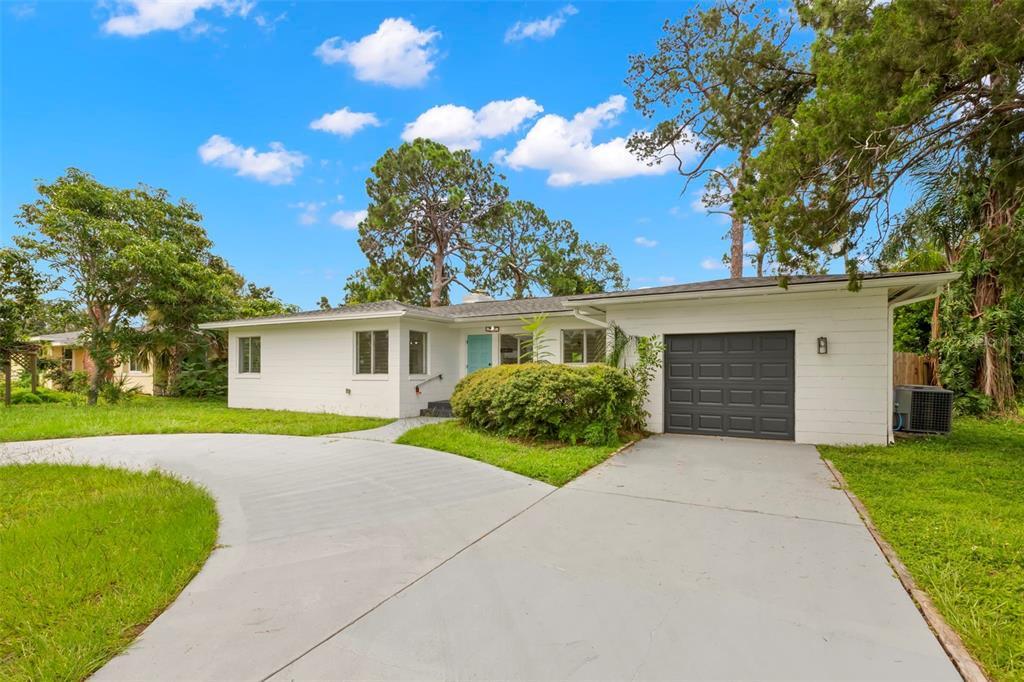 Foto principal - 6120 5th Ave N