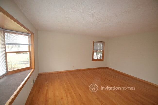 Building Photo - 3918 Randall Ave
