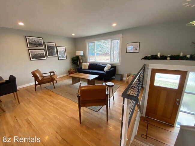 Building Photo - 4 br, 2 bath House - 1480 Ithaca Drive