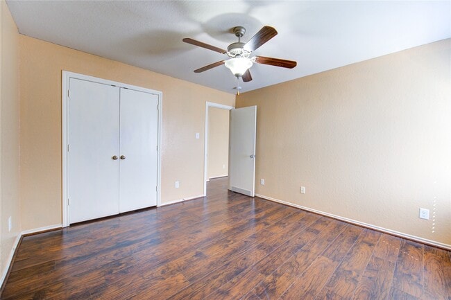 Building Photo - 2002 Collins Rose Ct